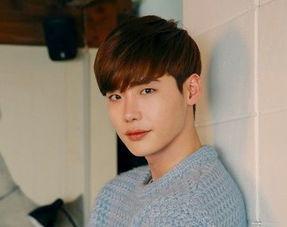 李钟硕的个人资料,从韩流明星到实力派演员的成长之路